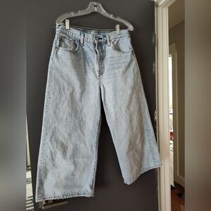 Levi's Wide Leg Cropped Jeans, All Cotton, Great Condition , Size 31